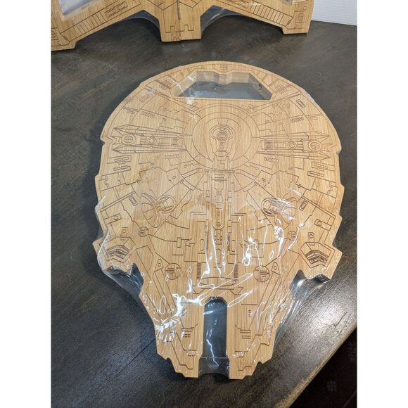 Star Wars Sci-Fi Spaceship Design Bamboo Cutting Board with Stand 2-piece Set - Picture 2 of 16